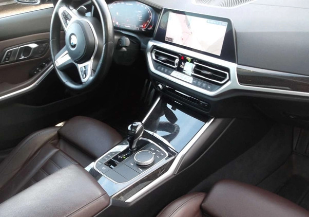 BMW Seria 3 cena 202000 przebieg: 52160, rok produkcji 2020 z Pionki małe 781